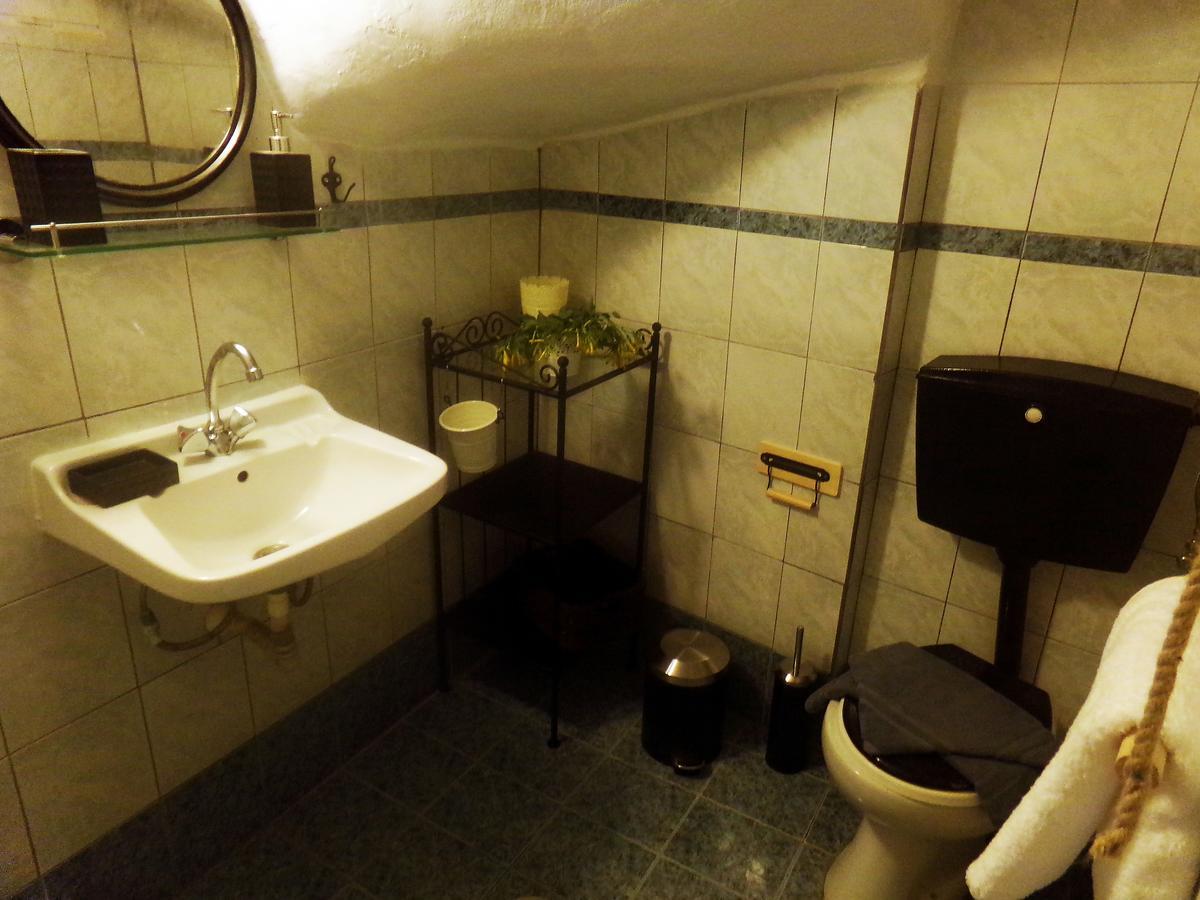 Leia Guest House Ермополи Екстериор снимка