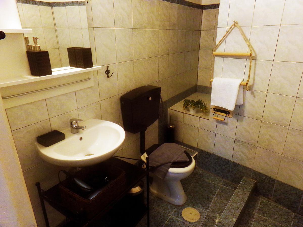 Leia Guest House Ермополи Екстериор снимка